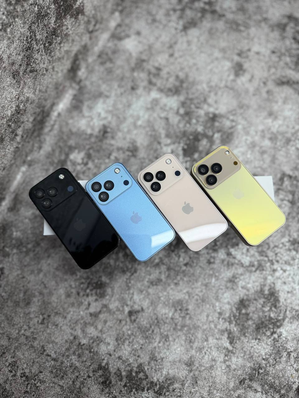 ایفون ۱۷ پرومکس فول صفحه