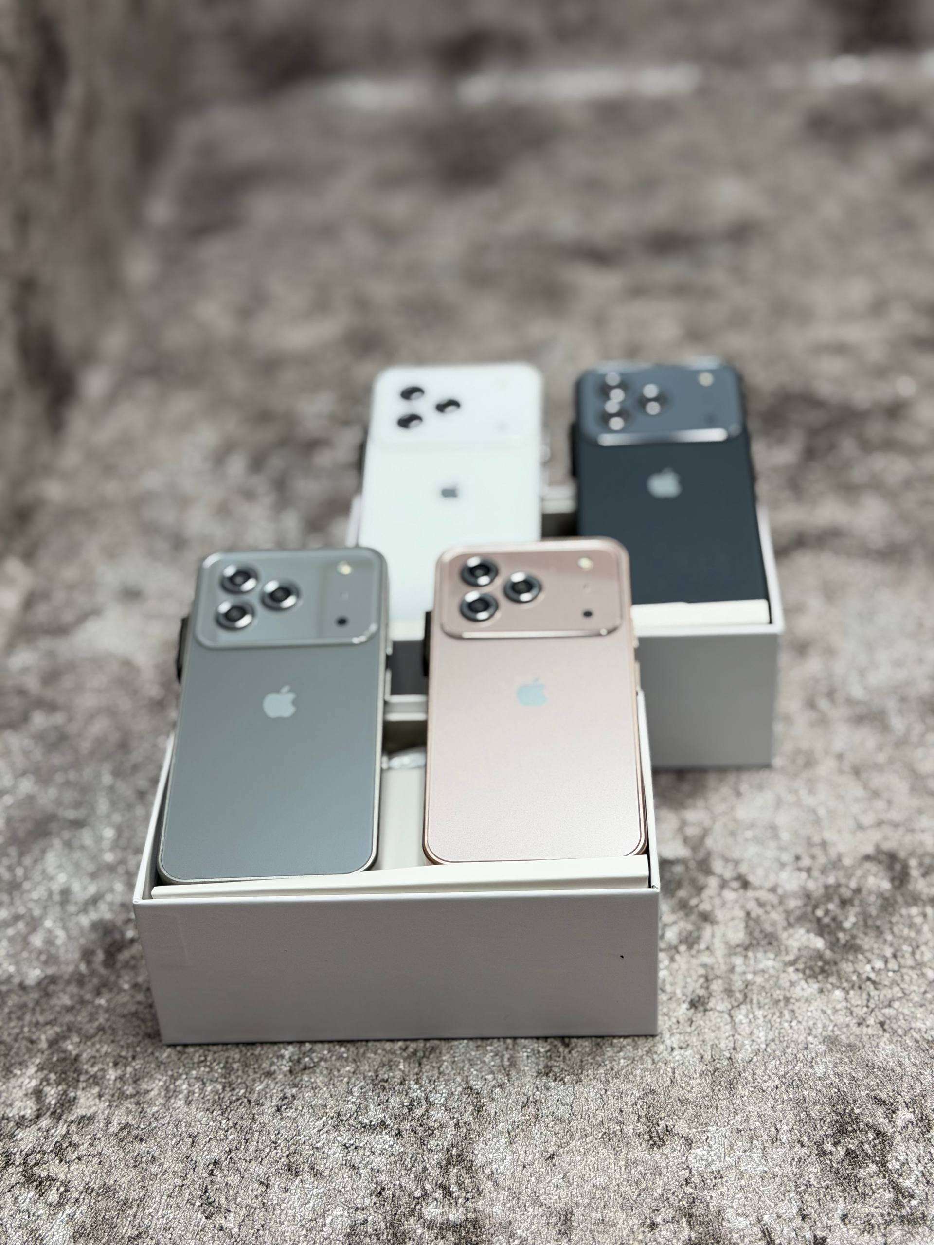 ایفون ۱۷ پرومکس فول صفحه