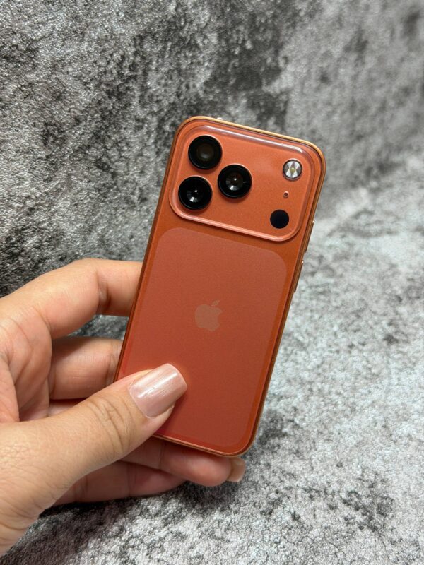 ایفون ۱۷ پرومکس فول صفحه